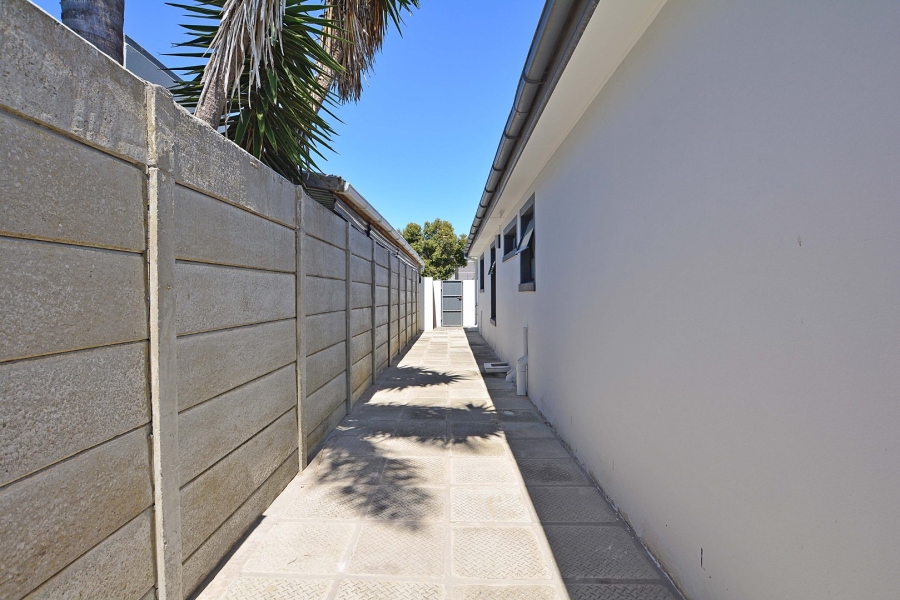 3 Bedroom Property for Sale in Parklands Western Cape